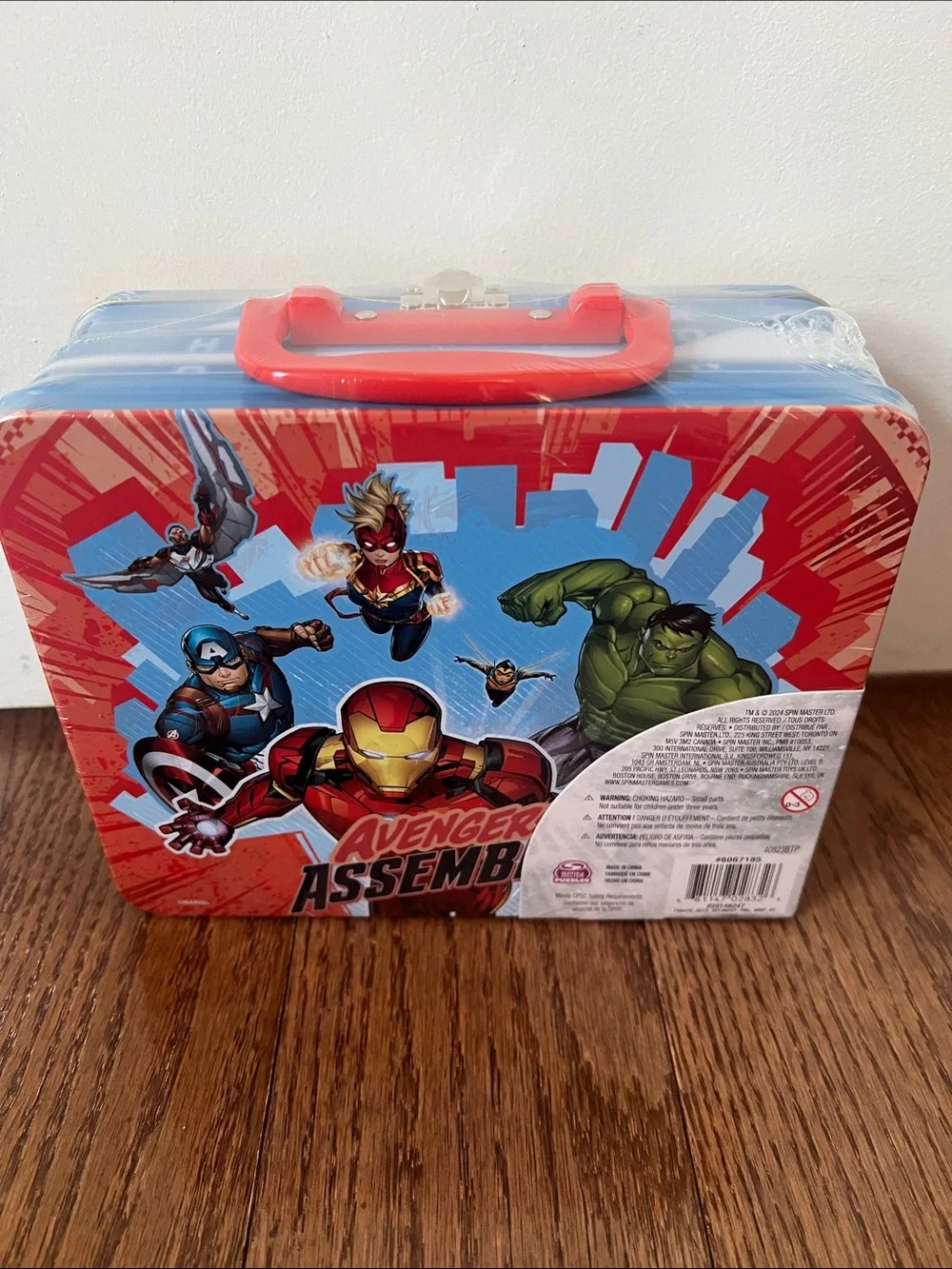 Marvel Avengers 48 piece puzzle lunchbox New